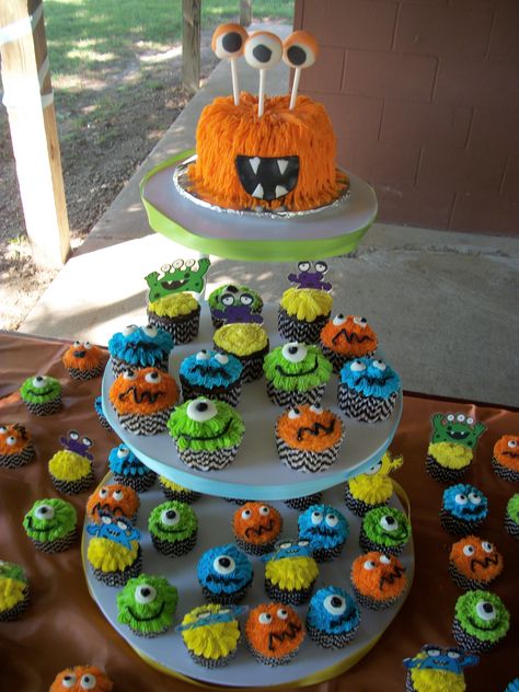 Monster themed 1st birthday https://www.facebook.com/confectionsofamadhousewife Monster Birthday Party Food Ideas, Monster Cakes, Monster First Birthday, Little Monster Birthday, Monster 1st Birthdays, Monster Birthday Parties, Monster Theme, Monster Birthday, Baby Boy Birthday