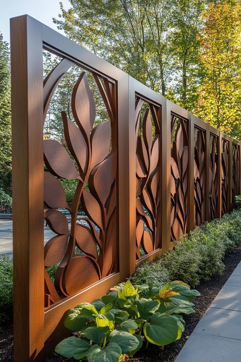 Wooden fence geometric pattern. Discover creative wooden fence ideas that will transform your yard into a standout space. Wooden Fence Ideas, Garden Wall Planter, Vertical Herb Gardens, Design Garden Ideas, Fence Ideas, Backyard Garden Design, Backyard Fences, Wooden Fence, Design Garden