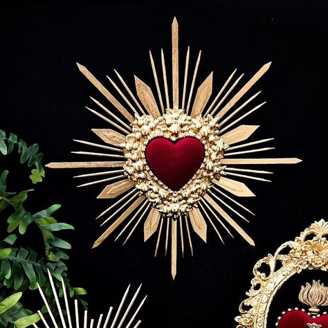 ༒𝓚𝓽 𝓪 𝓰𝓸-𝓰𝓸༒ on Instagram: "Two more sunbursts/wall hanging hearts to add to this weeks update along with the three I already made this week, and a lovely velvety framed heart. . . #sacredheart #heart #sacredhearts #gothicsculpture #gothicchurch #gothicart #gothicdecor #darkartists #dramaticart #darkart #religeousiconography #wallgallery #wallart #sacredart #framedart #gallerywall #cross #crucifix #gothicdecor" Divine Heart Tattoo, Sacred Heart Meaning, Sacred Heart Aesthetic, Mexican Sacred Heart Art, Sacred Heart Painting, Sacred Heart Decor, Sacred Heart Wedding, Sacred Heart Design, Scared Heart