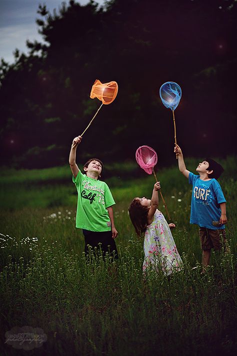 Catching fireflies Catching Lightning, Boyne Mountain, Summer Fun Activities, Picture Tips, Petoskey Michigan, Autumn Family Photography, Catching Fireflies, Nautical Prints, American Summer