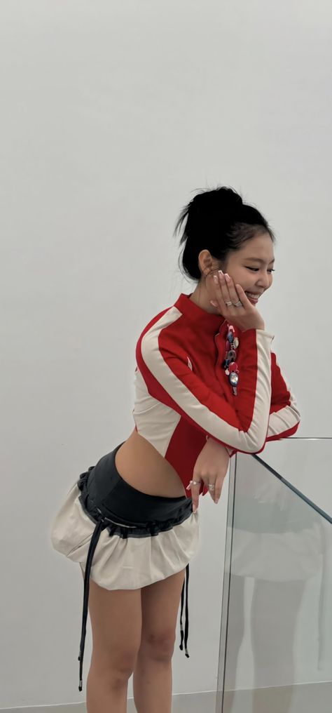 Jennie Iconic Outfits, Kim Jennie Wallpaper, Jennie Kim Wallpaper, Jennie Blackpink Wallpaper, Jennie Foto, Jennie Photo, Wallpaper Jennie, K Pop Fashion, Madison Beer Style