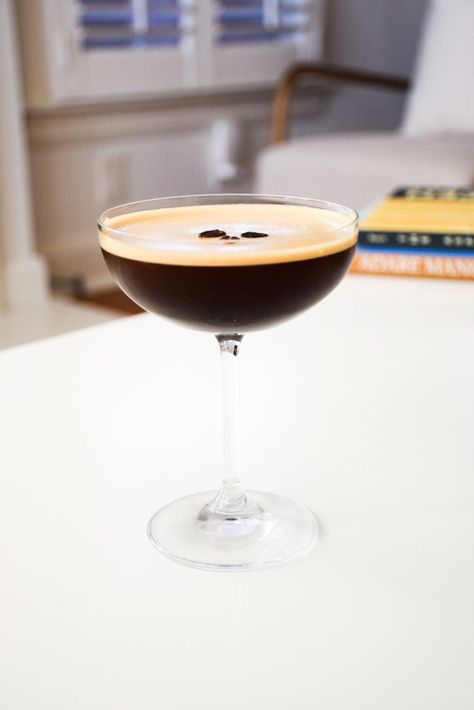 Classic Espresso Martini - Natalie Paramore Lime Juice Margarita, Vanilla Bean Syrup, Espresso Vodka, Tea Cocktails, Espresso Beans, Best Espresso, Sweet Treats Recipes, Local Coffee Shop, Food Info