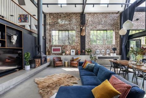 Loft Apartment Decorating, Warehouse Apartment, Warehouse Living, Warehouse Loft, Converted Warehouse, Warehouse Conversion, Warehouse Home, Loft Industrial, Industrial Warehouse