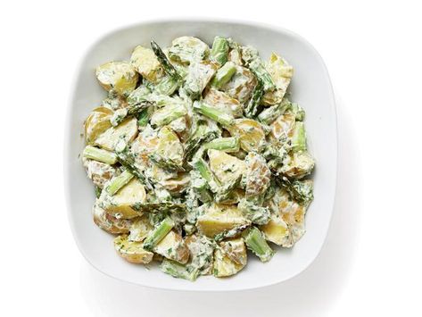 Get Creamy Asparagus Potato Salad Recipe from Food Network Asparagus Potato, Potato Asparagus, Summer Pasta Salad Recipes, Potatoe Salad, Asparagus Casserole, Creamed Asparagus, Potato Salads, Creamy Asparagus, Camp Food