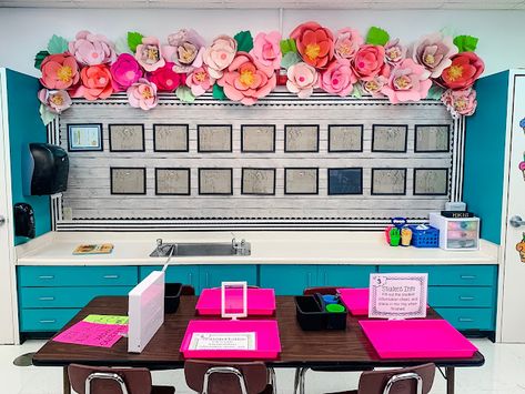 Classroom Paper Decorations, Flowers For Bulletin Board Diy, Bulletin Board With Flowers, Flower Back To School Bulletin Board, Mexican Inspired Classroom, Floral Classroom Door Ideas, Kindergarten Work Display Wall, Flower Garden Classroom Door, Flamingo Classroom Decorations