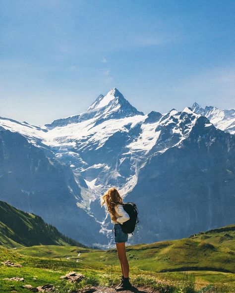 On top of the world in the Swiss Alps 🏔️🌿✨comment here if you want to know what hike this is and i’ll send you more info! | Instagram Hike Inspo Pics, Hiking In The Alps, Travel Adventure Aesthetic, Hiking In The Mountains, Hiking Photo Shoot, Hiking Pics Instagram, Mountain Film Photography, The Mountain Is You, Swiss Alps Aesthetic