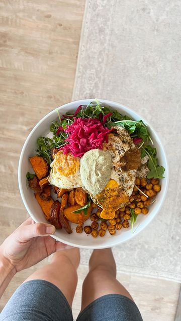 Medatrainian Bowl, Healthy Food With Protein, Nourishing Food Clean Eating, Gluten Free Aesthetic Food, Healthy Nourish Bowls, Healthy Recipe Aesthetic, Whole Food Meal Aesthetic, Healthy Gym Food, Vegetarian Dishes Aesthetic