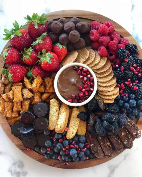 Easy Dessert Board - Ain't Too Proud To Meg Dessert Platter Ideas, Dessert Boards, Grazing Platter, Dessert Board, Starry Eyes, Dessert Platter, Charcuterie Inspiration, Party Food Platters, Charcuterie And Cheese Board