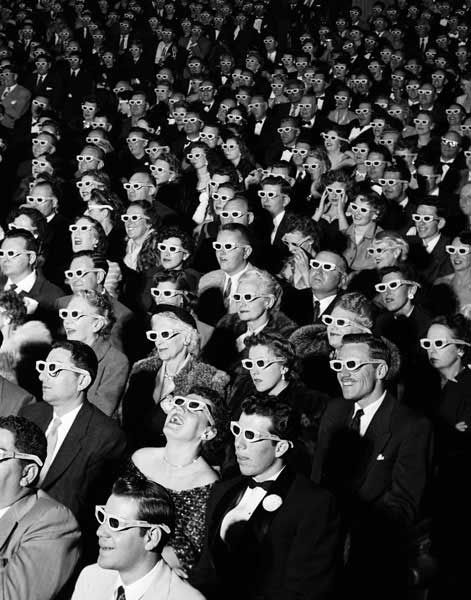 https://flic.kr/p/9TyuF2 | 1950s 3D Movies | The first 3-D movie opened in Los Angeles in November 1953. Sala Cinema, Life In The 1950s, Guy Debord, 3d Film, 3d Cinema, Art Japonais, Smallville, Movie Theater, Vintage Photography