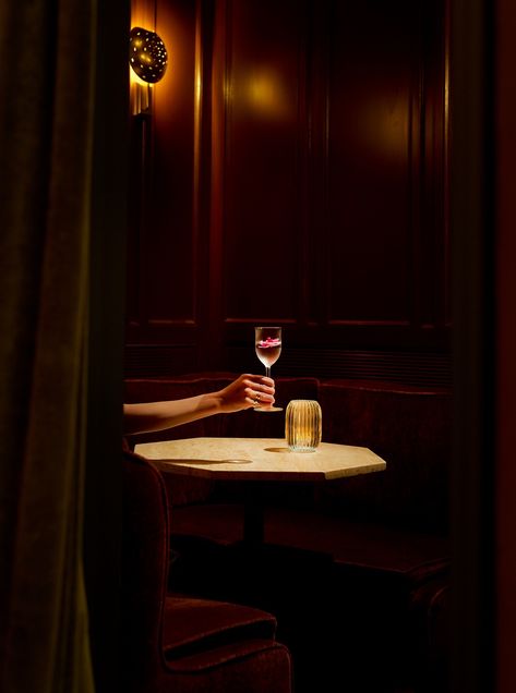 Speakeasy Bar & Lounge - Chapel Bar - Fotografiska New York Tumblr, Lounge Aesthetic, Speakeasy Decor, Dark Vibe, Jazz Lounge, Architecture Restaurant, Speakeasy Bar, Bar A Vin, Jazz Bar