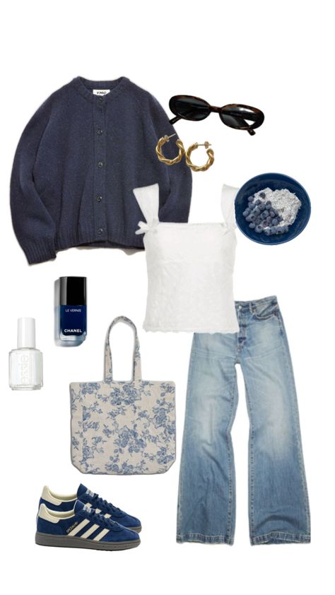 #blueberry#cuteoutfit#scandinavian#scandi#navyblue#aestheticoutfit#outfitinspo Outfit Ideas Scandinavian, Scandi Outfit Aesthetic, Scandi Aesthetic Outfit, Scandi Clothes, Scandinavian Aesthetic Fashion, Norway Outfits, Scandinavian Girl Style, Scandi Wardrobe, Scandi Style Outfit