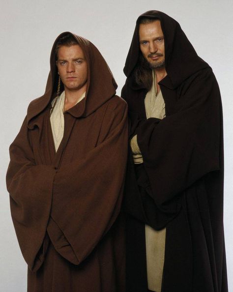 Jedi and padawan, Qui Gon Ginn and Obi Wan Kenobi Disfraz Star Wars, Mara Jade, Qui Gon, Phantom Menace, Star Wars Quotes, Star Wars Costumes, Liam Neeson, The Phantom Menace, Mtv Movie Awards