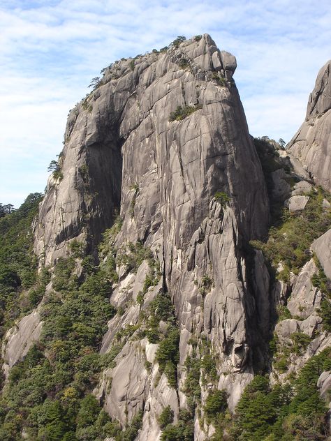 Huangshan Mountains, Mountain Formation, Huangshan, Rock Textures, China China, Stone Mountain, Cool Rocks, Landscape Scenery, Rock Formations