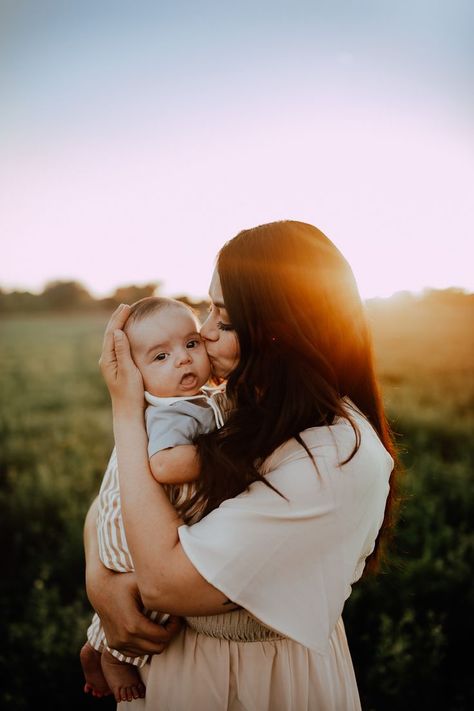 Mother And Son Photography, Mom Photo Shoots, Mommy Son Pictures, Mom And Me Photos, Outdoor Baby Photography, Mother Son Photos, Mommy Daughter Pictures, Outdoor Family Photoshoot, Son Photo Ideas