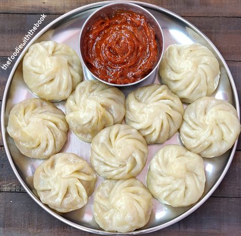 Veg Steamed Momos Essen, Momos Aesthetic, Jokar Pic, Momos Chicken, Cooking Aesthetics, Momo Food, Food Dates, Steamed Momos, Ramadan Recipe