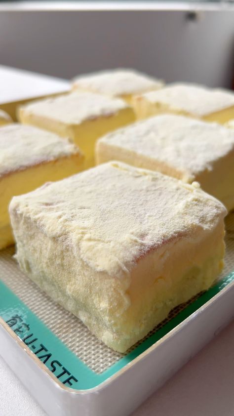 Ingredients Cake Base 5 eggs (around 55g each, with shell) 50g vegetable oil 50g milk 60g cake flour 50g granulated sugar 5g lemon juice 5g vanilla extract   Butter Cream 80g softened unsalted butter 50g sugar 280g heavy cream room-temp   Topping Milk powder   Notes: By cake flour, I mean low protein flour, which norma Heavy Cream Cake Recipe, Things To Do With Heavy Cream, Butter Cream Cake Sandwich, Soft Butter Cake, Recipes Using Heavy Cream, Butter Mochi Cake, Cake Sandwiches, Cake Flour Recipe, Milk Cake Recipe