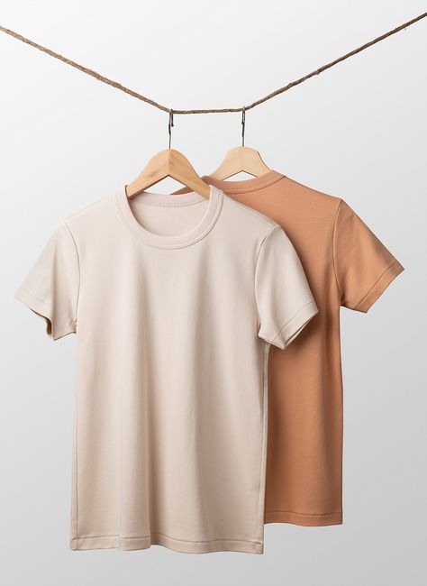 Flat Lay Photography Fashion, Selling Clothes Online, T-shirt Photography, Photography Shirts, Shooting Studio, Beige T Shirt, Tshirt Photography, Beige T Shirts, Hoodie Mockup