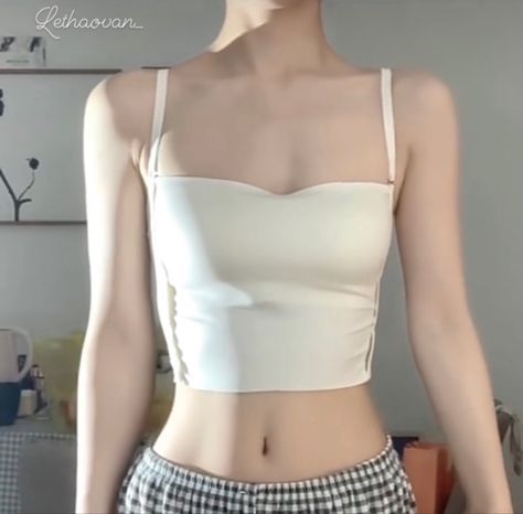 Elbows Aesthetic, Small Shoulders Aesthetic, 90 Degree Shoulders Aesthetic, Narrow Shoulders Aesthetic, Snejana Onopka Diet Plan, Korean Shoulders, Slim Toned Body Type, Korean Ideal Body, 90 Degree Shoulders