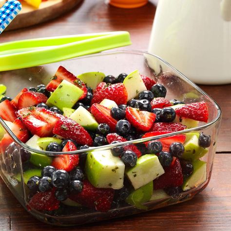 Low Cholesterol Snacks, Berry Salad Recipe, Cholesterol Friendly Recipes, Low Cholesterol Diet Plan, Heart Healthy Snacks, Cholesterol Foods, Low Cholesterol Diet, Low Cholesterol Recipes, Berry Salad