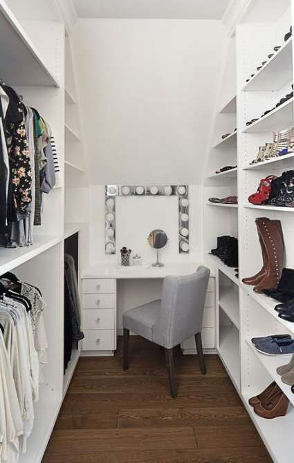 Boot Shelves, Walk In Closet With Vanity, Closet Vanity Ideas, Walk In Closet Vanity, Makeup Vanity In Closet, Closet With Vanity, Vanity Seating, Ikea Elvarli, Makeup Vanity Ideas Bedrooms