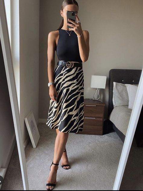 Rok Outfit, Summer Office Outfits, Business Casual Outfits For Work, Business Outfits Women, Lounge Outfit, Office Outfits Women, Rock Outfit, Attire Women, Summer Work