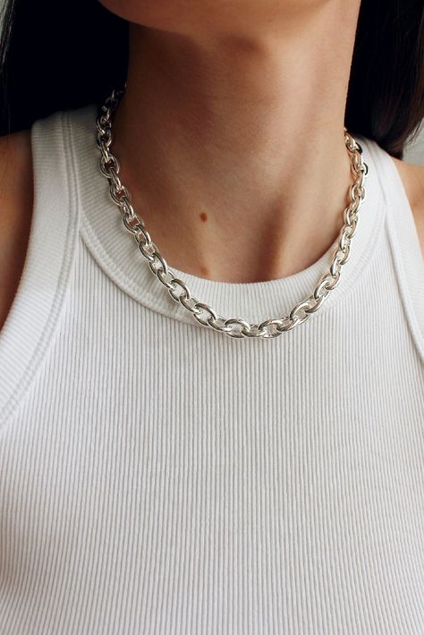 Silver Chain Ideas Thick Chain Necklace Silver, Silver Chunky Chain Necklace, Thick Silver Chain Necklace, Silver Necklace Thick, Chains Necklace Women, Necklace Chains For Women, Chunky Silver Necklace Outfit, Silver Necklaces Chunky, Chain Necklace Women Silver