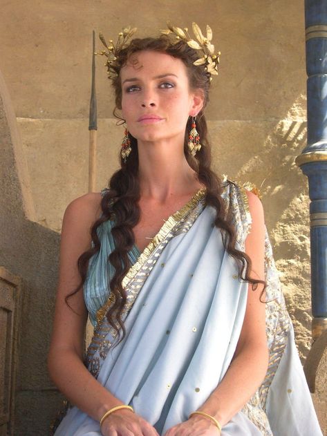 Saffron Burrows Troy 2004, Era Victoria, Toga Costume, Greek Dress, Toga Party, Greek Costume, Greek Goddess Costume, Goddess Costume, Group Halloween Costumes