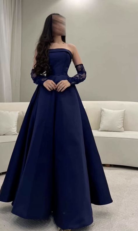 Black Dresses For Women, Classy Prom Dresses, Stunning Prom Dresses, Elegant Dresses Classy, Prom Dress Inspiration, Cute Prom Dresses, Pretty Prom Dresses, Fairytale Dress, Prom Outfits