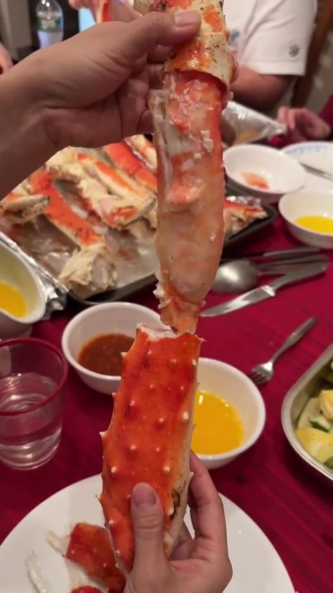 Alaskan Crab Legs, King Crab Legs Recipe, Red King Crab, Seafood Ideas, Crab Legs Recipe, Crab Food, Alaskan King Crab, Snow Crab, King Crab Legs