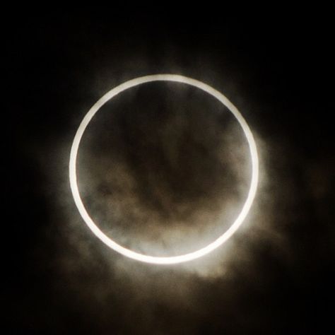 Solar Eclipse Grishaverse Aesthetics, Eclipse Solar, Grisha Trilogy, The Grisha Trilogy, Beautiful Moon, To Infinity And Beyond, Solar Eclipse, Interstellar, Science And Nature