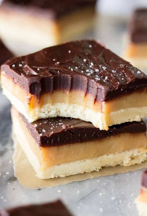 Millionaire's Shortbread - Sugar Spun Run Porter Cake, Condensed Milk Caramel, Millionaire Shortbread Recipe, Millionaire Bars, Millionaire's Shortbread, Sugar Spun Run, Shortbread Cookie Crust, Irish Desserts, Caramel Shortbread