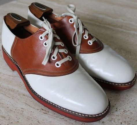 Mens Saddle Shoes, Saddle Shoe, Spectator Shoes, Student Budget, Preppy Men, Crockett And Jones, Cat Shoes, Ivy Style, Classic Clothing