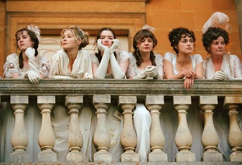 the Bennet girls Bennet Sisters, Jane Austen Movies, Jena Malone, Damien Chazelle, Pride And Prejudice 2005, Movie Club, Septième Art, Elizabeth Bennet, Jane Austen Books