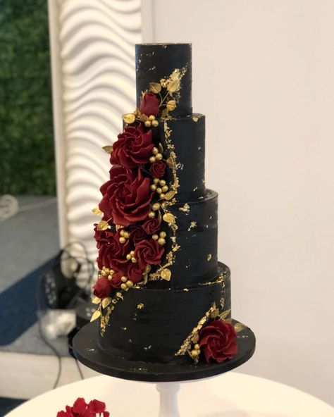 Red Black And Gold 3 Tier Cake, Black Rose Wedding Cake, Black Burgundy And Gold Wedding Cake, Wine Red Black And Gold Wedding, Black And Gold Wedding Cake Ideas, Maroon Black And Gold Wedding Theme, Black Red And Gold Wedding Cake, Burgundy Black And Gold Wedding Bridesmaid Dresses, Black Red Wedding Cake