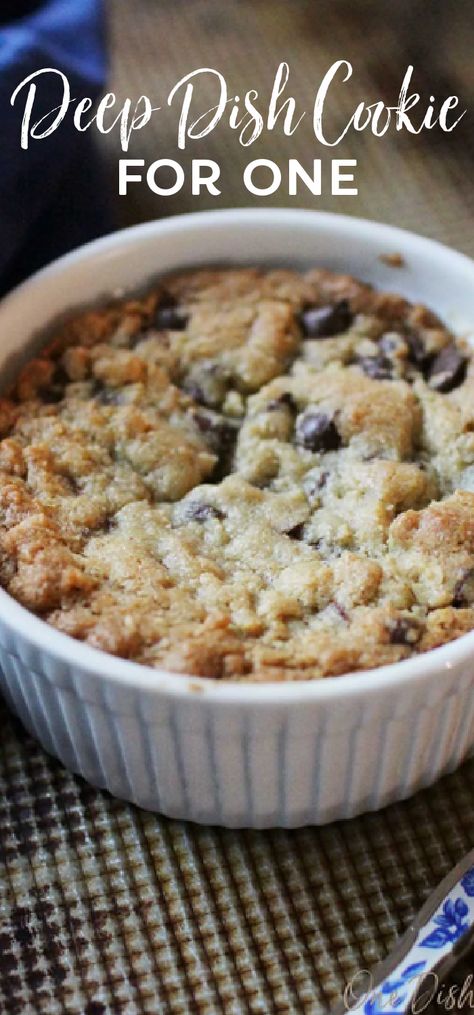 Single Serve Deep Dish Cookie, One Pot Desserts Easy Recipes, Quick Easy One Person Desserts, Deserts For 1 Person, Pazookie In Ramekin, Deep Dish Cookie For One, Best Cookie In A Mug Recipe, Single Dish Desserts, One Person Cake Recipe