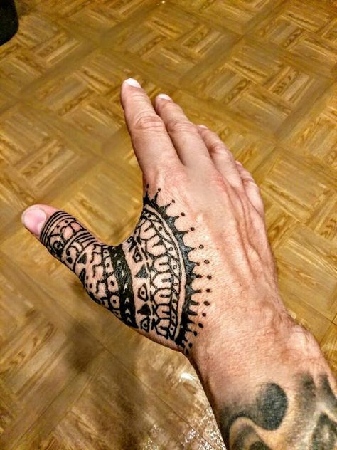 30+ Latest Mehndi Designs for Groom to try this year || Dulha mehandi Designs | Bling Sparkle Henna Men Hand, Henna Tattoo Designs Arm For Men, Henna Design For Men, Thumb Henna Design, Henna Tattoo Designs Men Simple, Henna Tattoo Man, Henna Tattoo Designs For Men, Mehendi For Men, Henna Designs For Guys