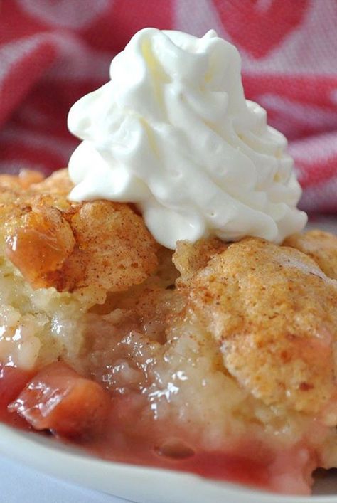 Sticky Rhubarb Pudding, Frozen Rhubarb Recipes, Rhubarb Ideas, Rhubarb Pudding Cake, Easy Rhubarb Recipes, Rhubarb Desserts Recipes, Rhubarb Cake Recipes, Rhubarb Pudding, Best Rhubarb Recipes