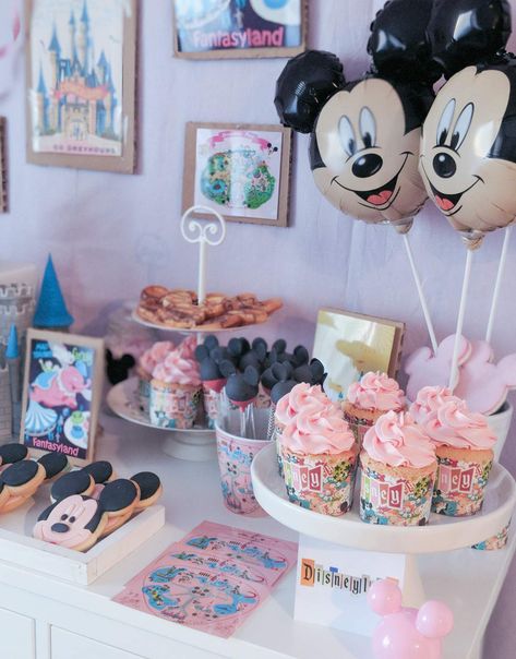 Vintage Disneyland Photos, Disney World Birthday Party Ideas, Disney Park Party Theme, Classy Disney Birthday Party, One Year Old Disney Birthday, Disneyland 2nd Birthday Theme, Disneyland Second Birthday, Disneyland Birthday Decorations, Mickey Mouse Birthday Pastel Colors