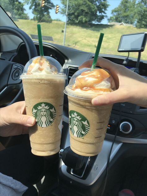 Starbucks Cookies, Café Starbucks, Healthy Starbucks, Starbucks Inspired Ice Coffee, Starbucks Drinks Recipes, Delicacy Food, Starbucks Recipes, Food Drinks Dessert, Starbucks Drinks