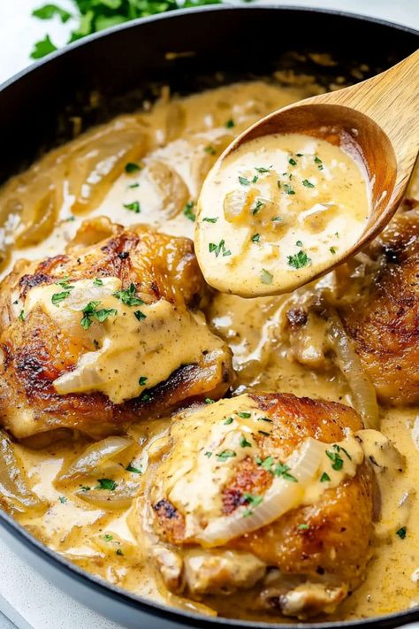 Recipes With White Gravy, Chicken Gravy Meals, Homestyle Chicken And Gravy, Gravy Baked Chicken, Chicken Sunday Dinner Ideas, Best Chicken Gravy Recipe, Comforting Chicken Recipes, Chicken Recipes For Thanksgiving, Oven Smothered Chicken