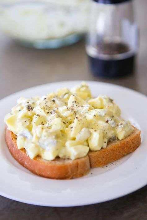 Egg Salad Recipe Healthy Egg Salad Recipe, Egg Salad With Dill, Hard Boiled Easter Eggs, Egg Salad Recipe Healthy, Egg White Recipes, Healthy Egg Salad, Healthy Eggs, Egg Salad Sandwiches, Egg Salad Recipe