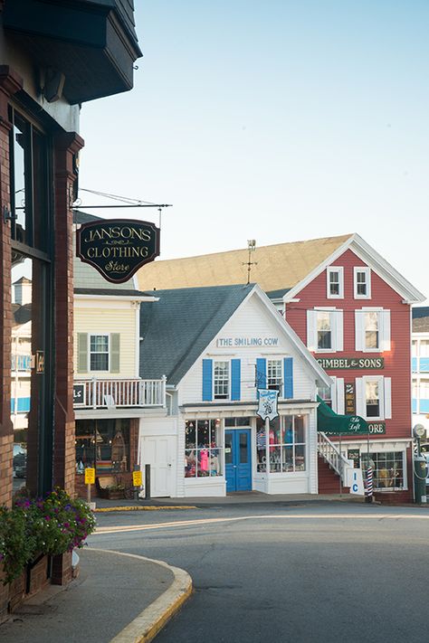 Knotts Harbor Maine, Maine Town Aesthetic, Booth Bay Harbor Maine, New England Coastal Town Aesthetic, Beach Town Aesthetic, Maine Coastal Towns, Summertime In Maine, Maine Aesthetic, East Coast Aesthetic