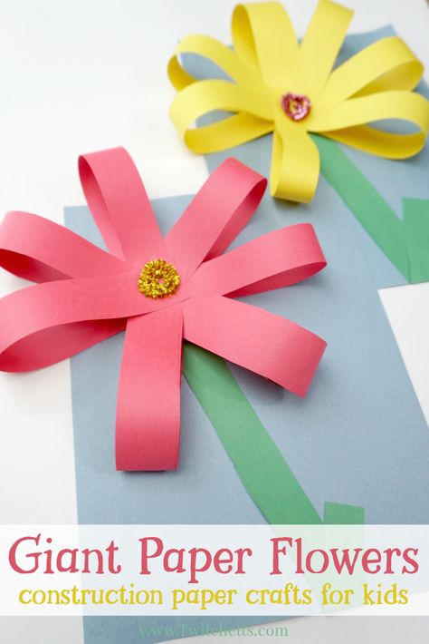 Create giant paper flowers with simple supplies and fine motor skills. Your kids will be proud of this fun construction paper craft! Construction Paper Flowers, Diy Paper Flowers Tutorial, Paper Flowers For Kids, Paper Flowers Diy Easy, Construction Paper Crafts, Easy Paper Flowers, Diwali Craft, Paper Flower Crafts, Paper Flowers Craft