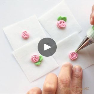 How To Make Flowers With Icing, Royal Icing Rosettes How To Make, How To Make Icing Roses, Icing Roses, How To Make Royal Icing Flowers, How To Make Roses With Icing, Icing Roses Tutorial, Royal Icing Flowers Tutorial, Royal Icing Roses