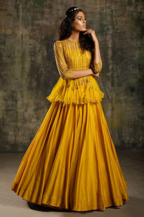 Function Dresses Party Wear, Yellow Dress For Haldi Function, Outfit For Haldi Function, Dress For Haldi Function, Yellow Skirt Outfits, Haldi Ceremony Outfit, Haldi Dress, Ethereal Elegance, Haldi Outfits