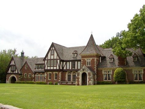 Tutor Mansion, Tudor Mansion, Tudor Homes, Porte Cochere, Tudor Style Homes, English Tudor, Vernacular Architecture, Tudor House, Tudor Style