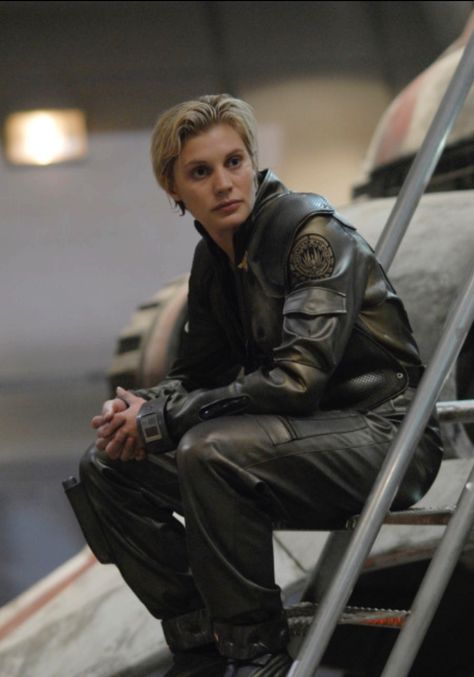 Katee Sackhoff as Lt. Kara 'Starbuck' Thrace in Battlestar Galactica (SyFy 2004-09) 02 Katee Sackhoff, Tony Soprano, Fierce Women, Film Editing, Battle Star, Battlestar Galactica, Badass Women, Jennifer Lawrence, Best Shows Ever