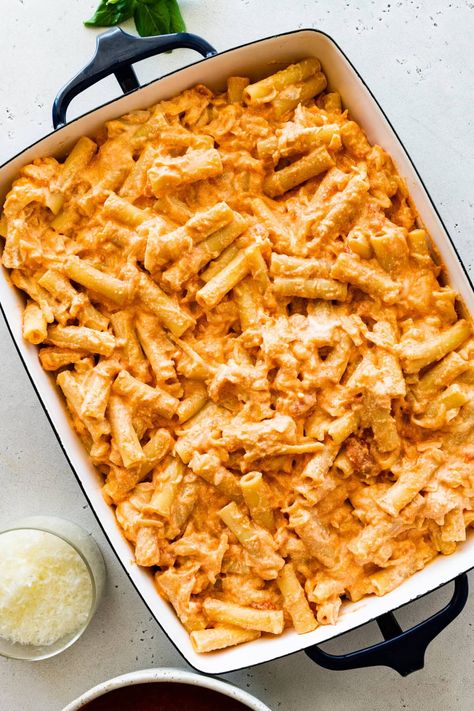 Easy Meatless Baked Ziti Recipe with Ricotta Cheese- Three kinds of cheese layered with pasta and homemade tomato sauce baked to golden brown Baked Fusilli Pasta Recipes, Noodles With Ricotta Cheese, Baked Ziti Recipe With Ricotta, Pasta Sauce With Ricotta Cheese, Meatless Baked Ziti With Ricotta, Meals With Ricotta Cheese, Baked Ziti Ricotta Cheese, Ricotta Cheese Recipes Pasta, Pasta Bake With Ricotta Cheese