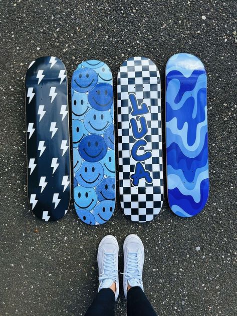 Skate Board Diy Ideas, Back Of Skateboard Painting, Custom Skate Board, Skateboard Board Design, Skate Bord Design Ideas, Skateboard Designs Aesthetic, Skateboard Art Design Ideas Easy, Diy Skateboard Art Design Ideas, Painting On A Skateboard