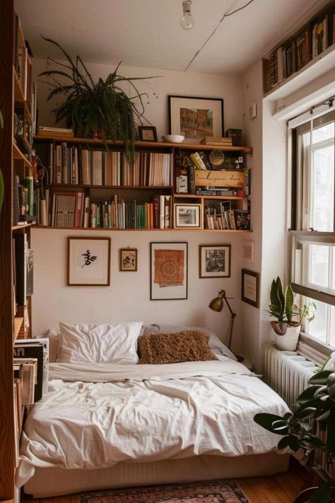 15 Tips for Creating a Cozy Small Bedroom – Everyday Inspo Cozy Room Apartment, Tiny Bedroom Minimalist, Shelving For Bedroom Wall, One Room Flat Design, Low Bed Small Room, Cozy Organized Bedroom, Small And Cozy Bedroom, Cozy Room Interior, Bedroom Ideas Photos